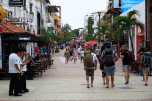 Quintana Avenida tourist strip Mexico