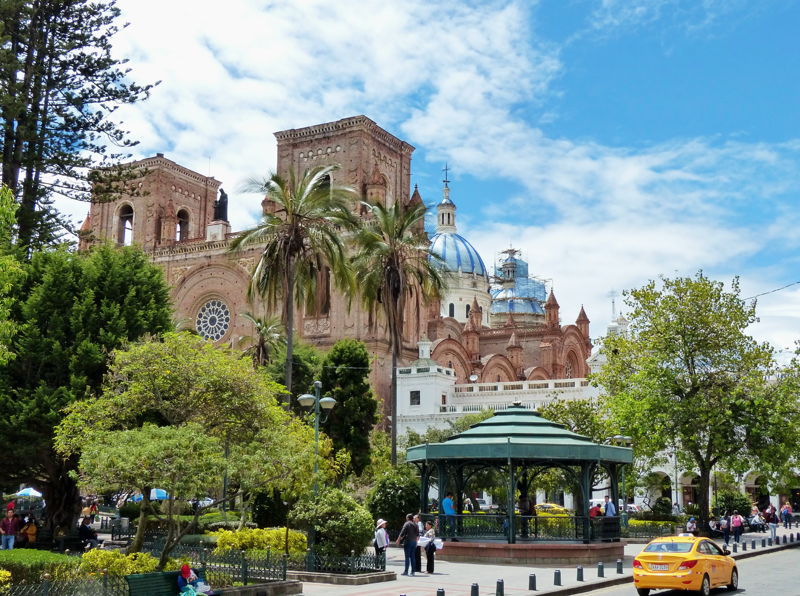 cathedral in cuenca ecuador