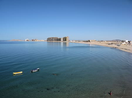 A blue sea on a sunny day in Puerto Peñasco, Mexico