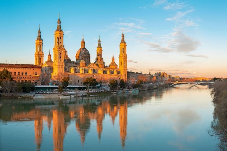 Zaragoza from the river 
